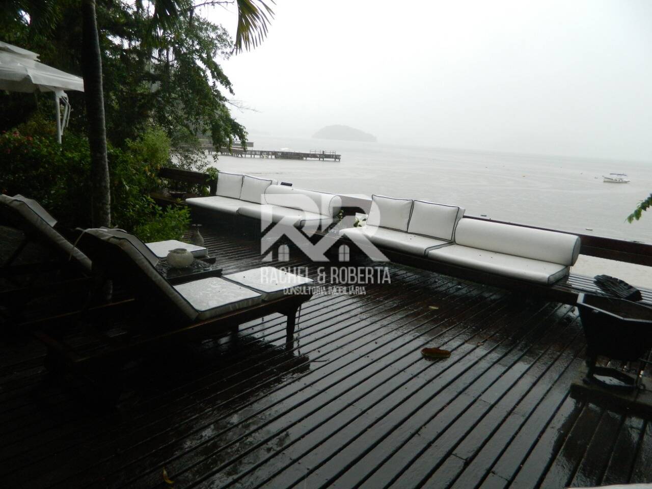 Casa à venda com 5 quartos, 240m² - Foto 9