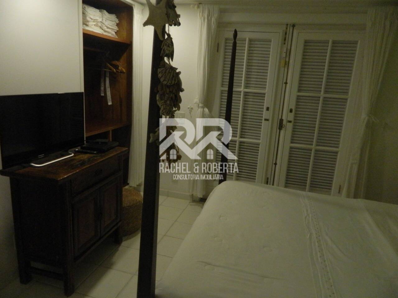 Casa à venda com 5 quartos, 240m² - Foto 25