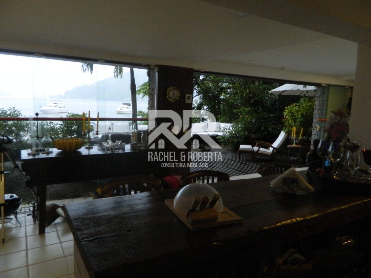 Casa à venda com 5 quartos, 240m² - Foto 12