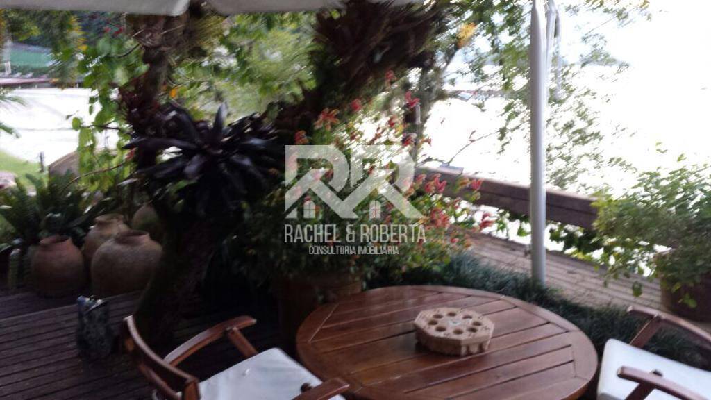 Casa à venda com 5 quartos, 240m² - Foto 26