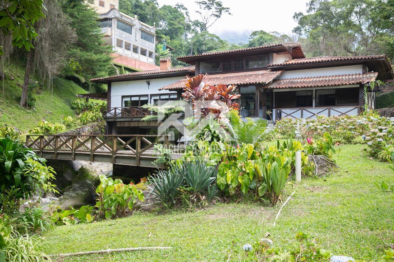 Casa à venda com 3 quartos, 200m² - Foto 17