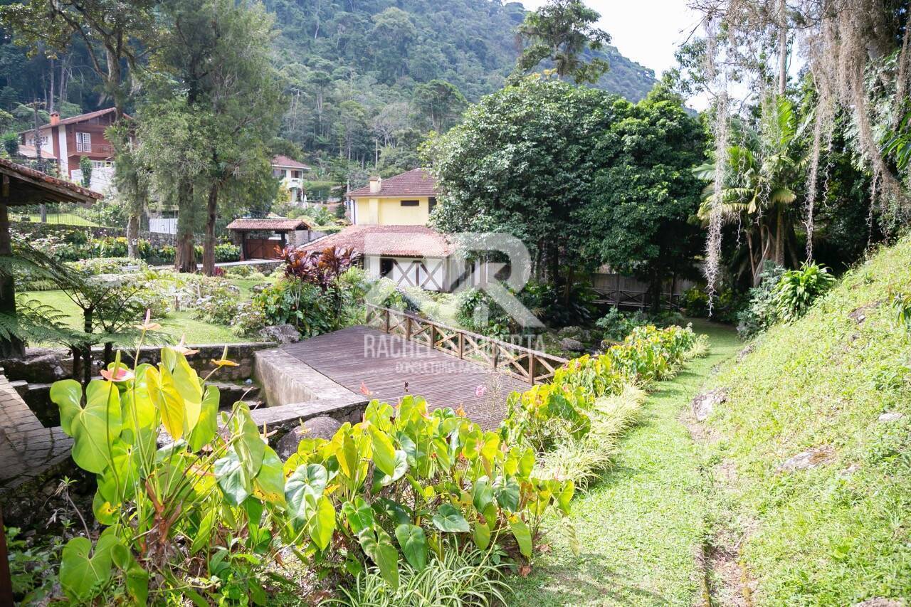 Casa à venda com 3 quartos, 200m² - Foto 18