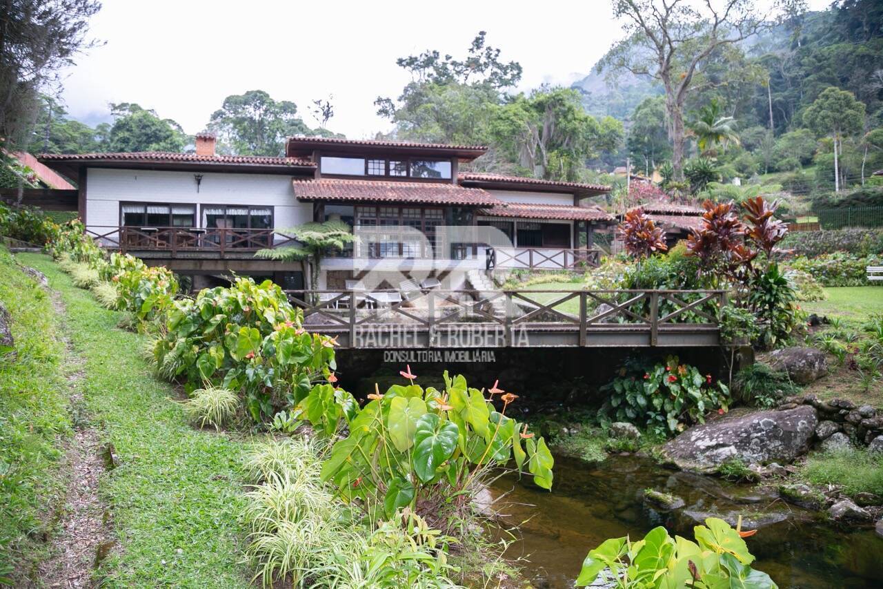 Casa à venda com 3 quartos, 200m² - Foto 1