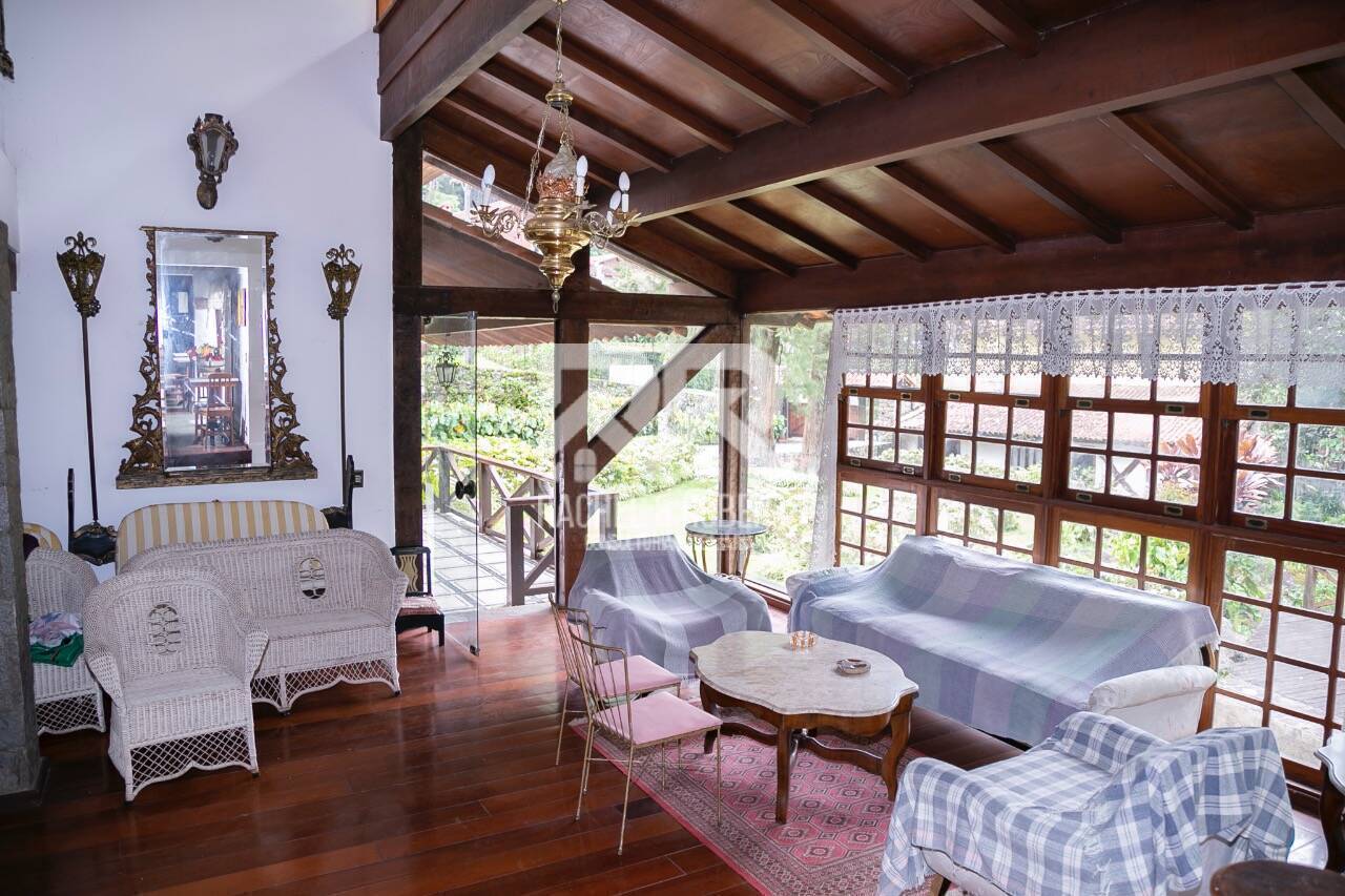 Casa à venda com 3 quartos, 200m² - Foto 15