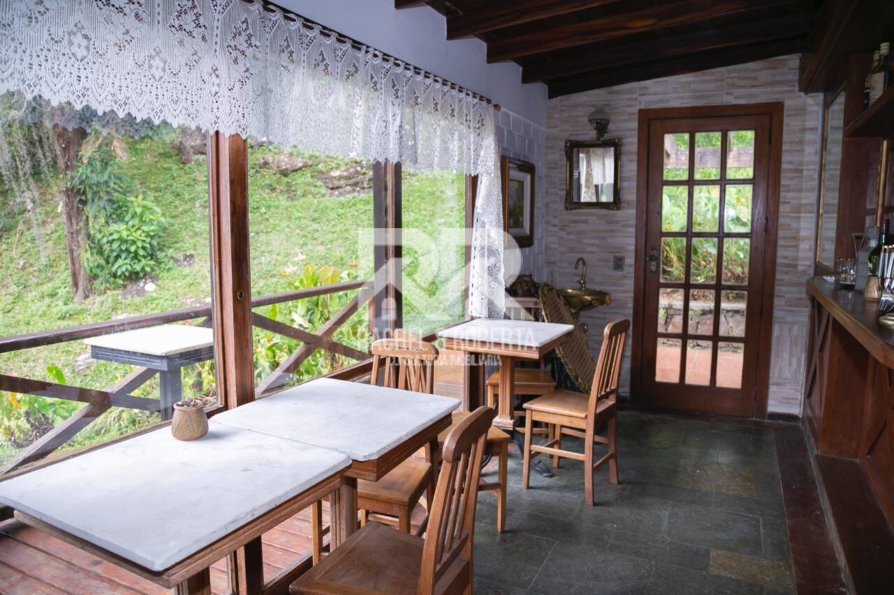 Casa à venda com 3 quartos, 200m² - Foto 26