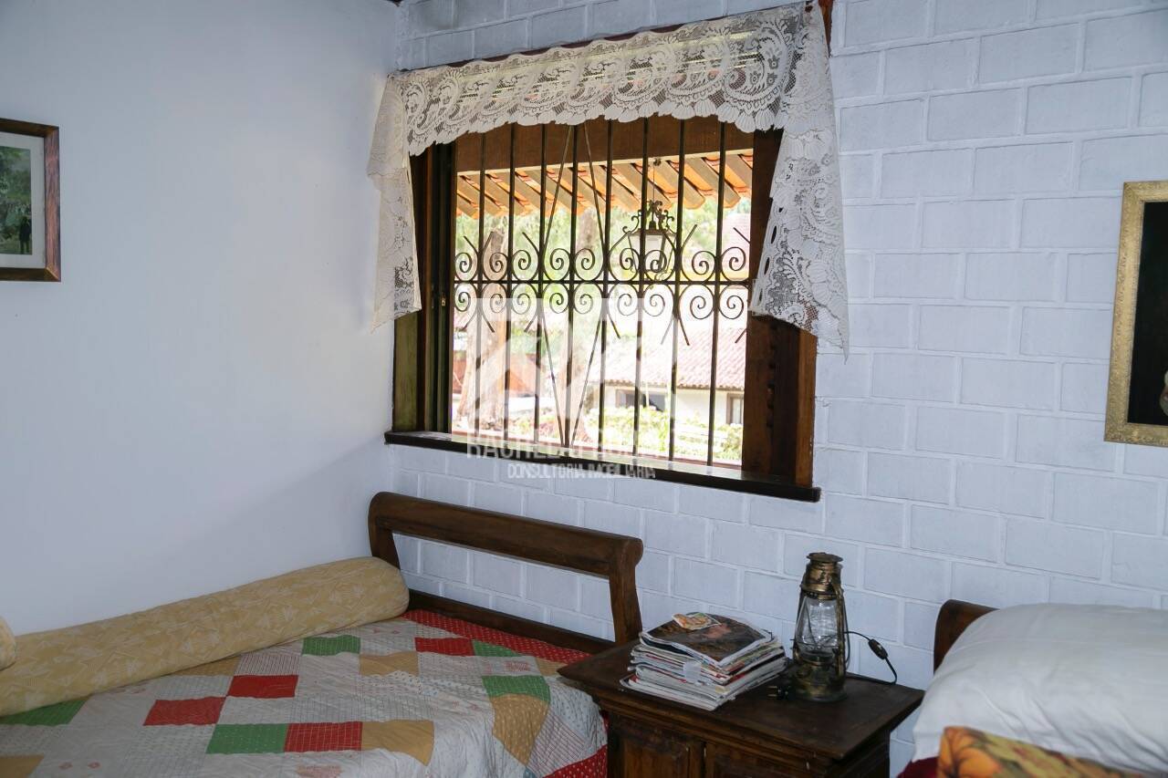 Casa à venda com 3 quartos, 200m² - Foto 30