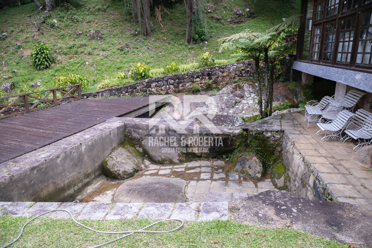 Casa à venda com 3 quartos, 200m² - Foto 27