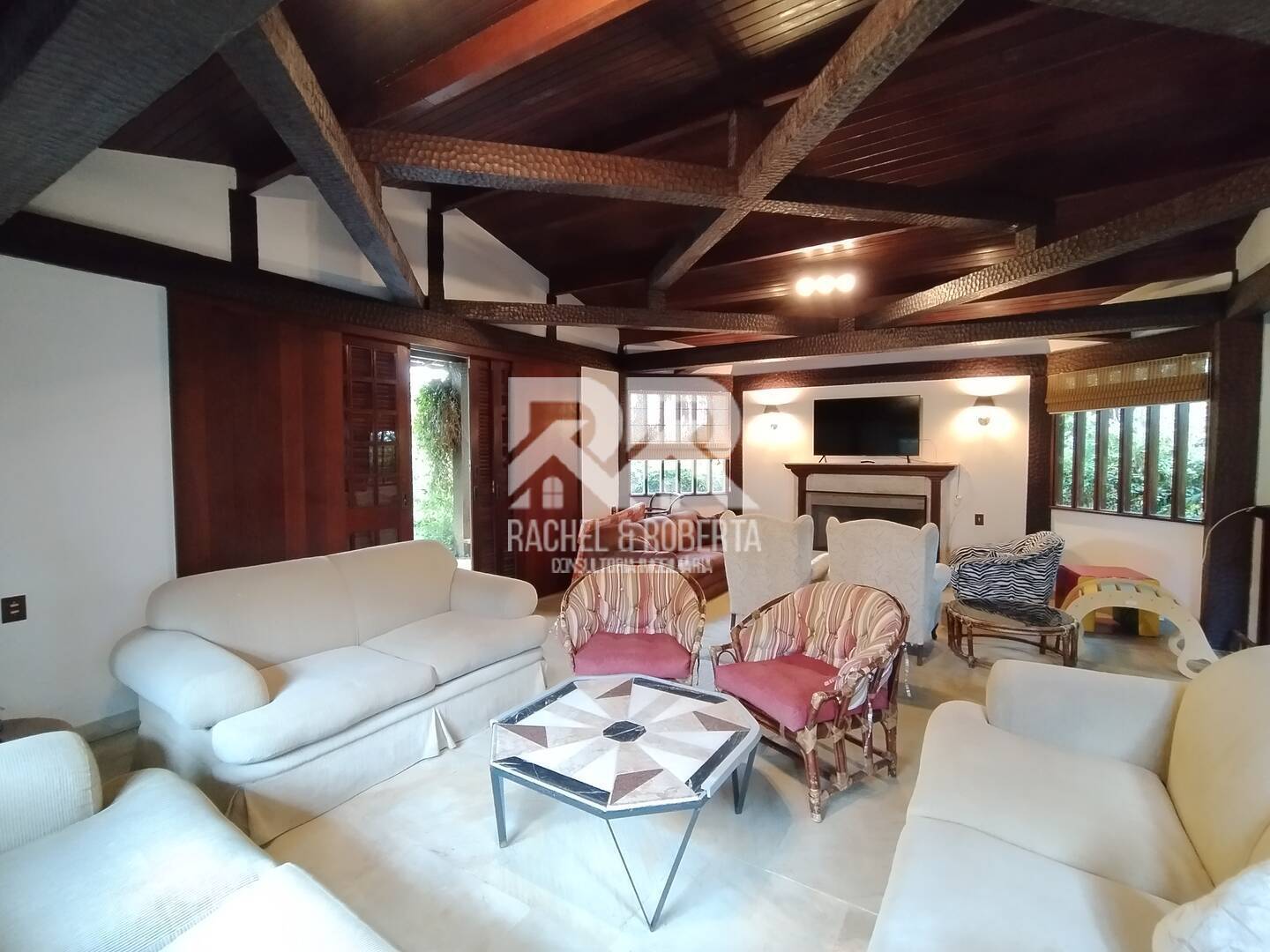 Linda Casa em Condomínio Alto Padrão no Alto.