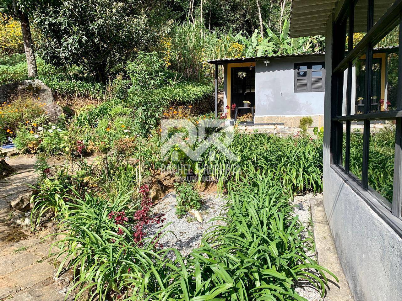 Casa à venda com 5 quartos, 300m² - Foto 32