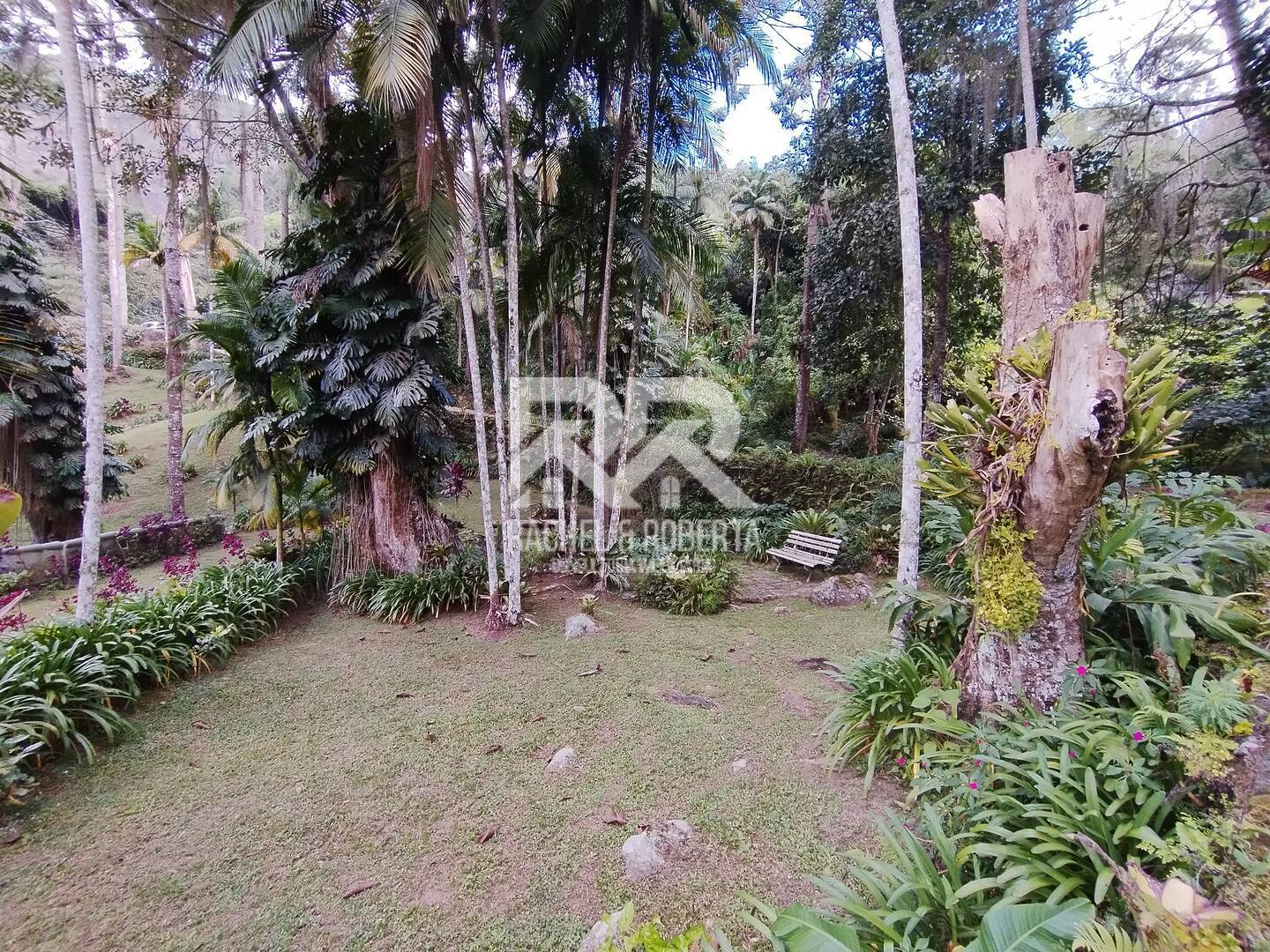 Casa à venda com 5 quartos, 300m² - Foto 47