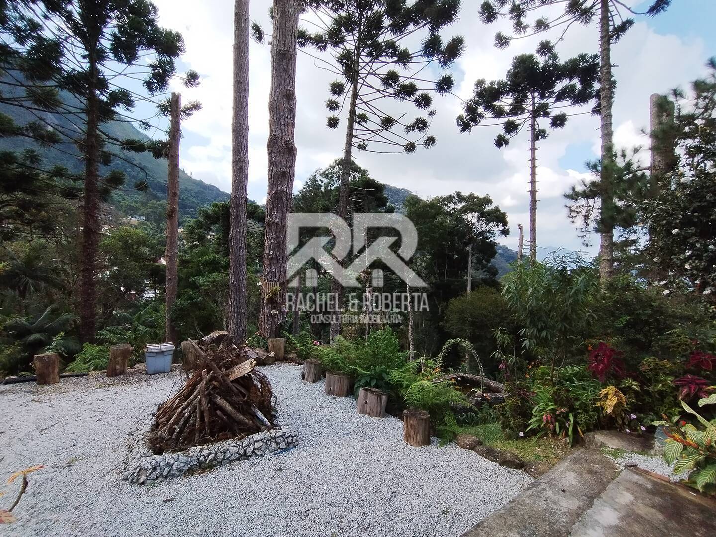 Casa à venda com 5 quartos, 300m² - Foto 58