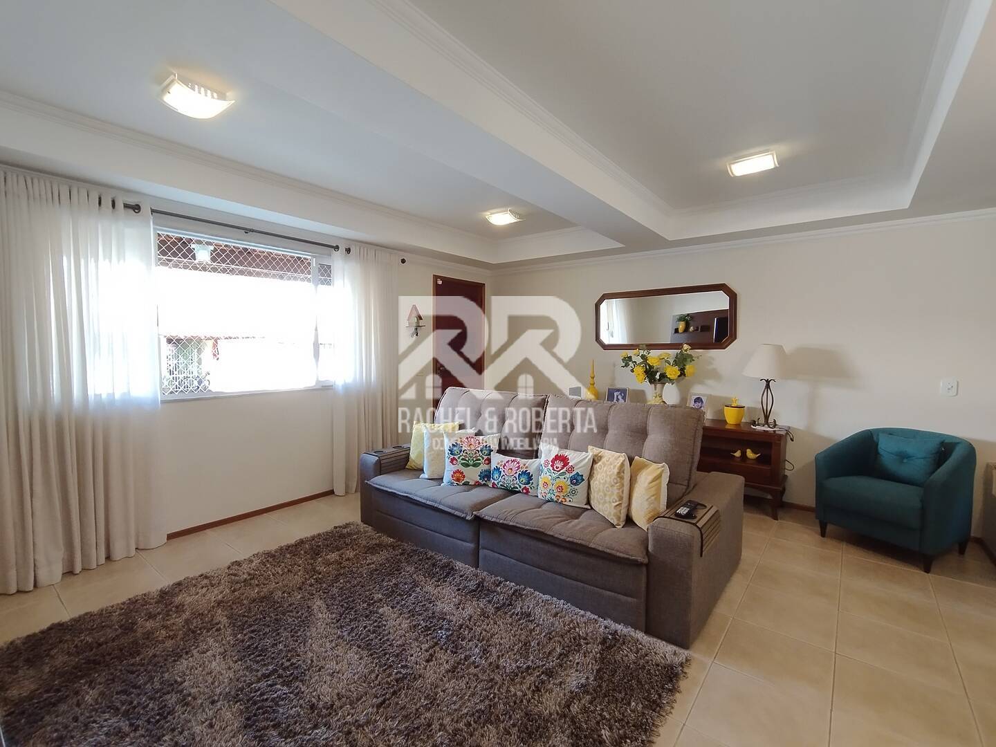 Casa de Condomínio à venda com 4 quartos, 222m² - Foto 4