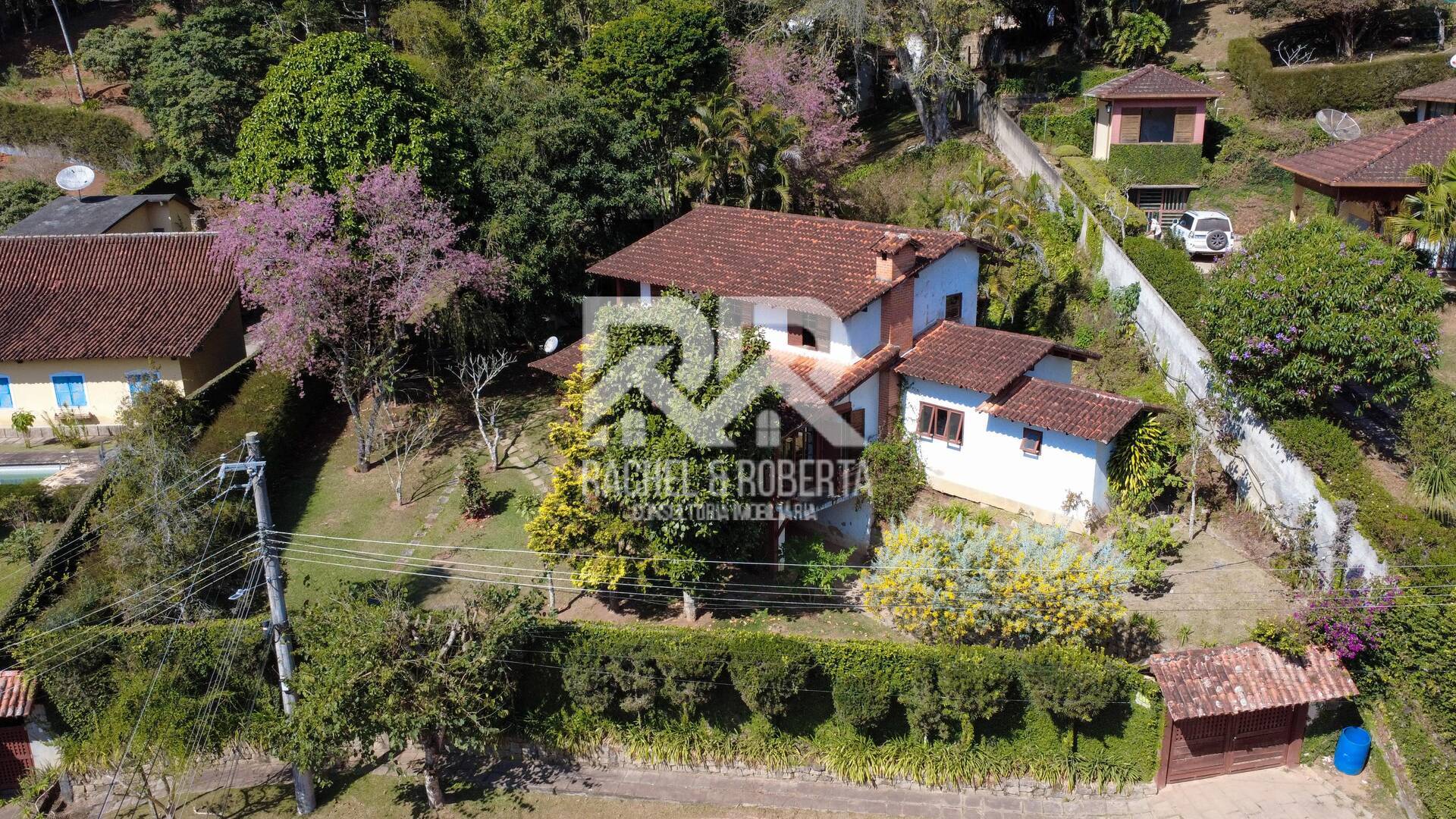 Casa, 5 quartos, 304 m² - Foto 1