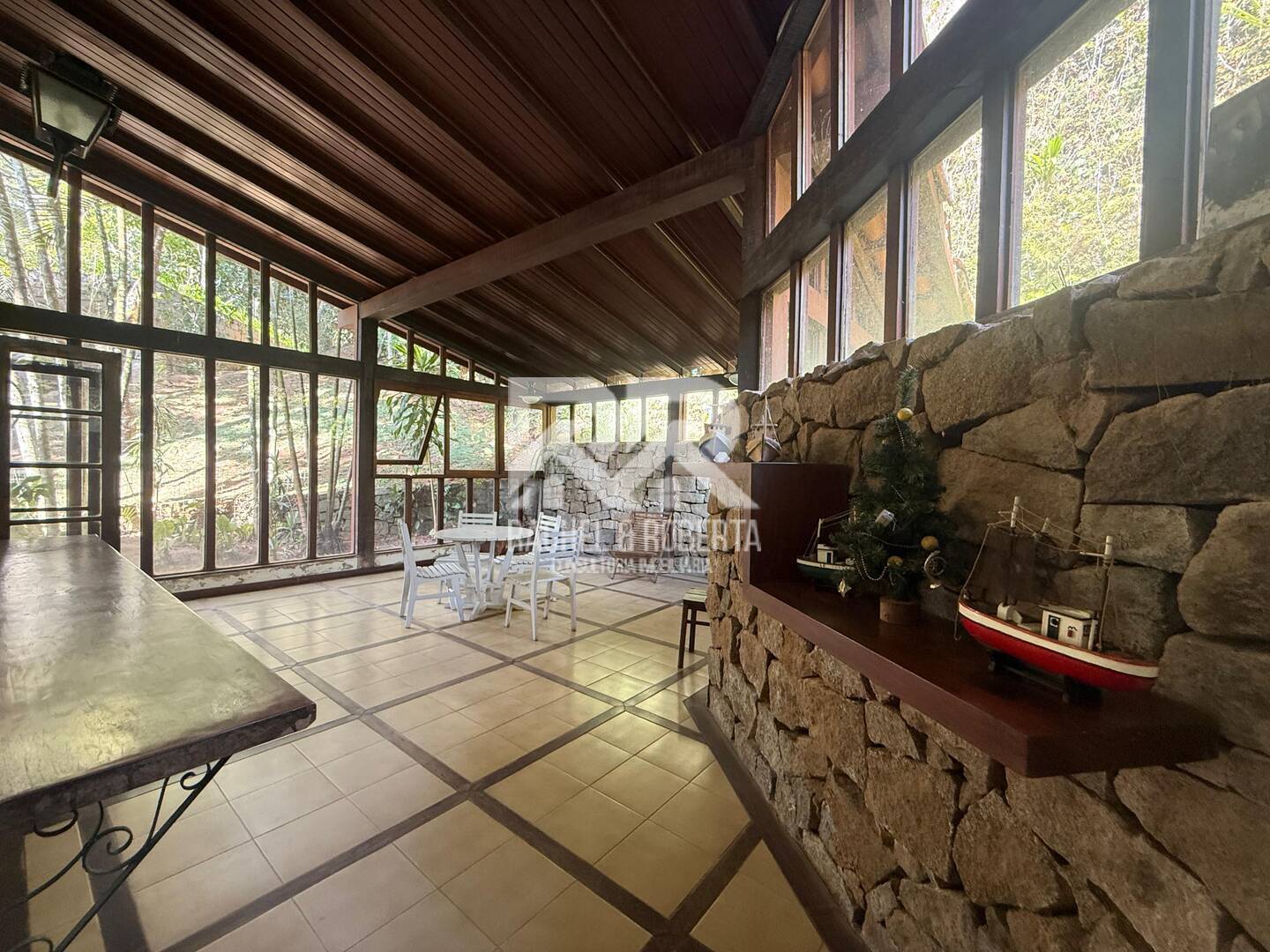 Casa, 5 quartos, 304 m² - Foto 4