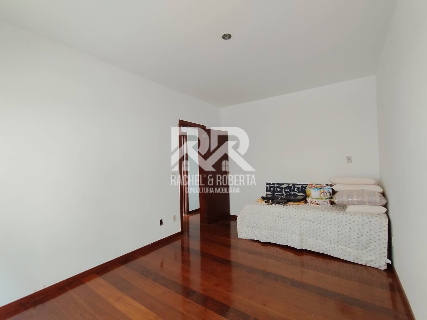 Apartamento à venda com 1 quarto, 40m² - Foto 12