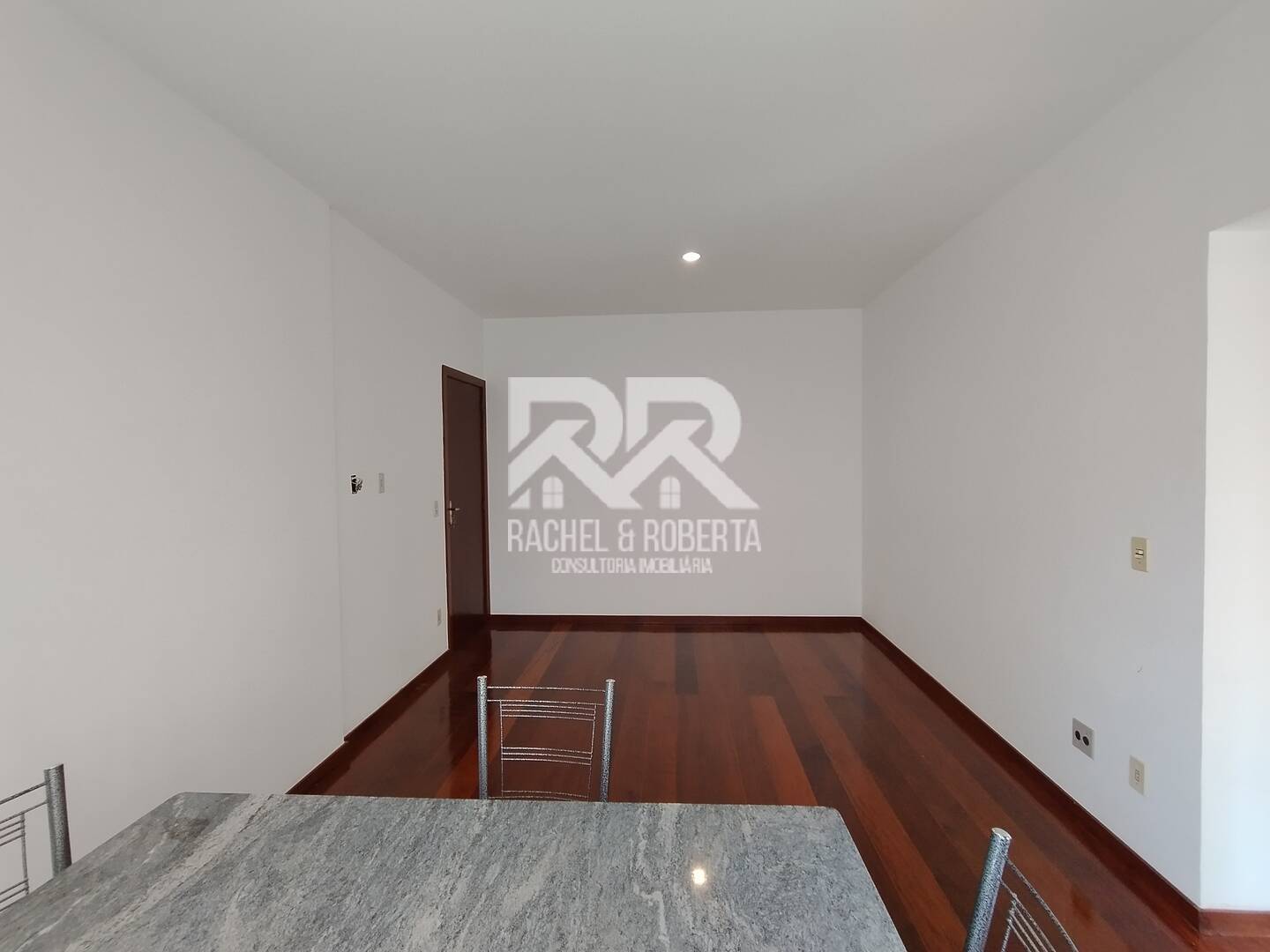 Apartamento à venda com 1 quarto, 40m² - Foto 4