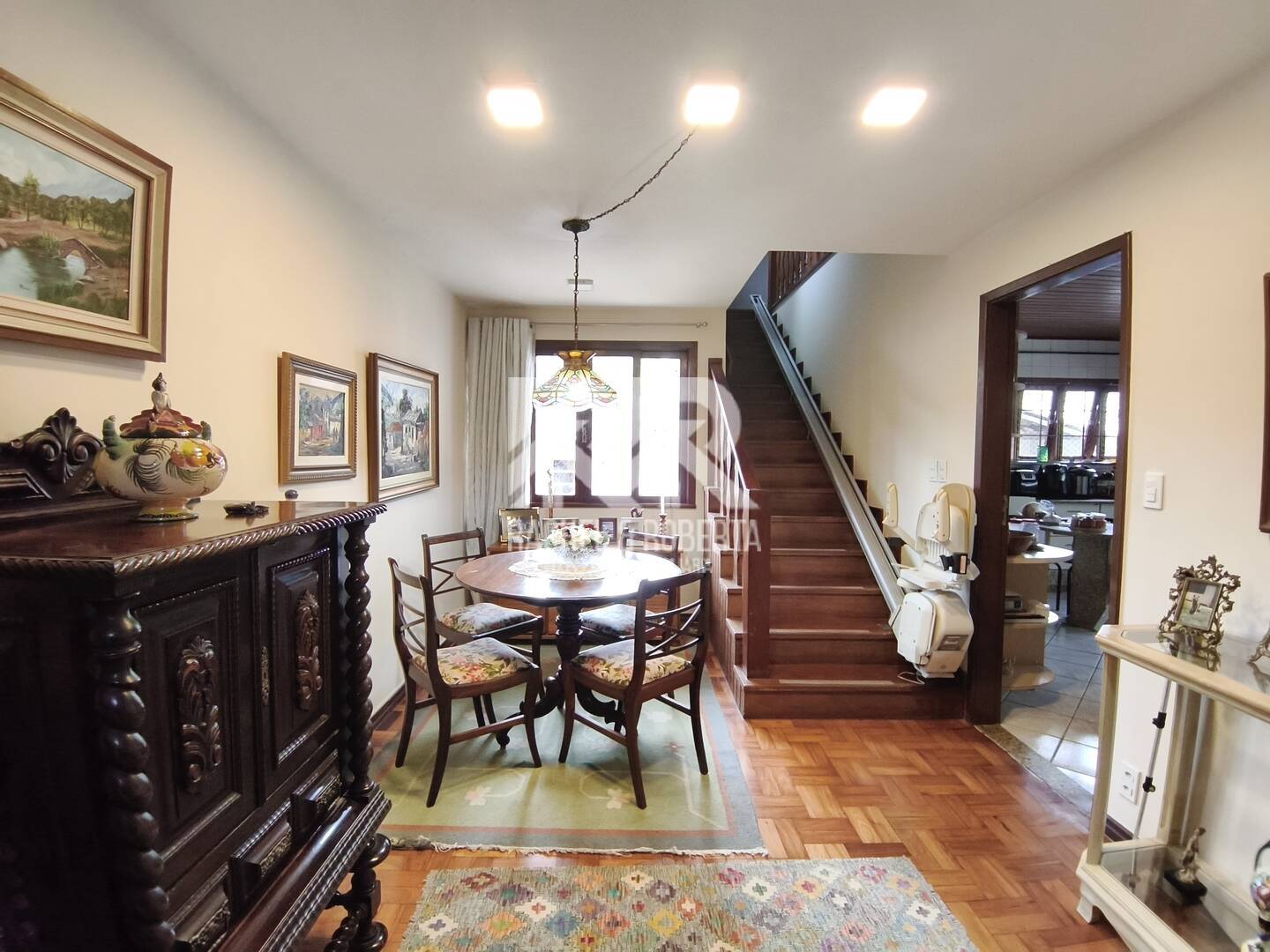 Casa, 5 quartos, 227 m² - Foto 1