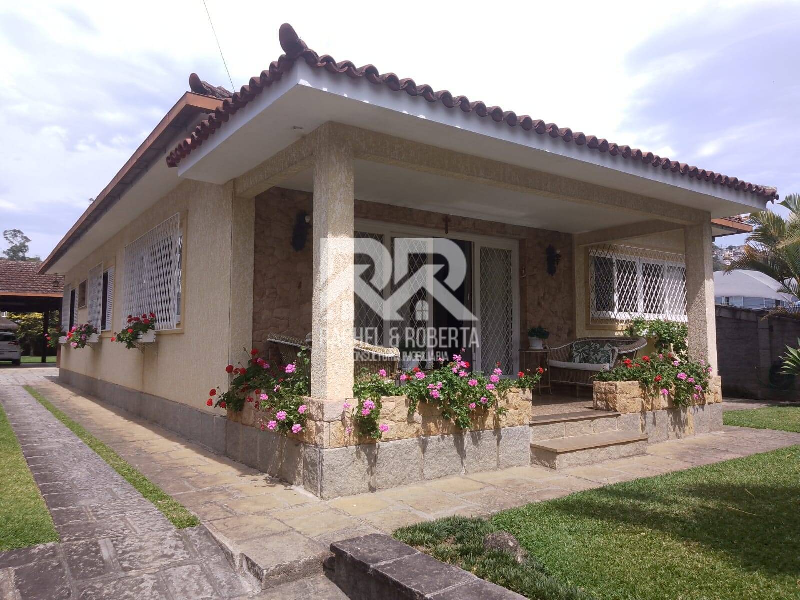 Casa, 3 quartos, 141 m² - Foto 1