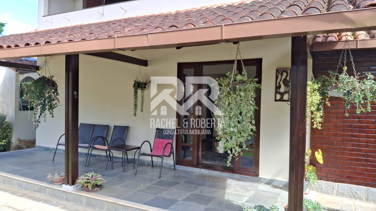Casa, 3 quartos, 239 m² - Foto 1
