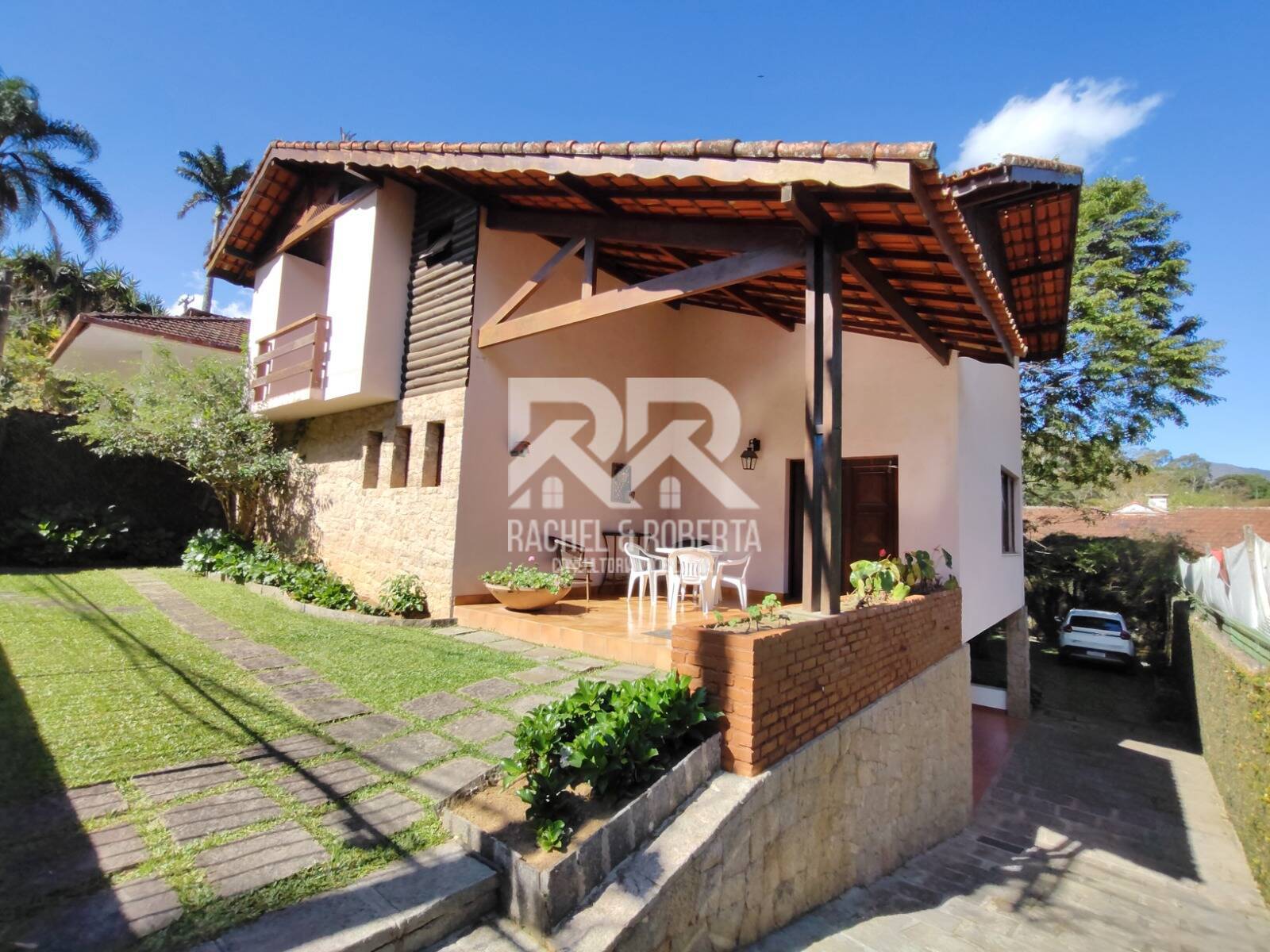 Charmosa Residencia no bairro de Iucas
